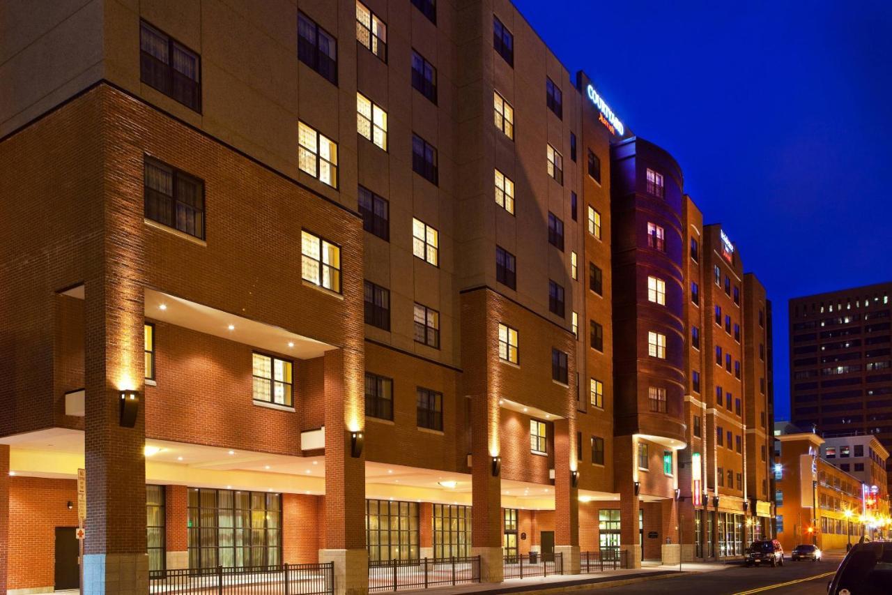 Courtyard By Marriott Syracuse Downtown At Armory Square Hotell Exteriör bild