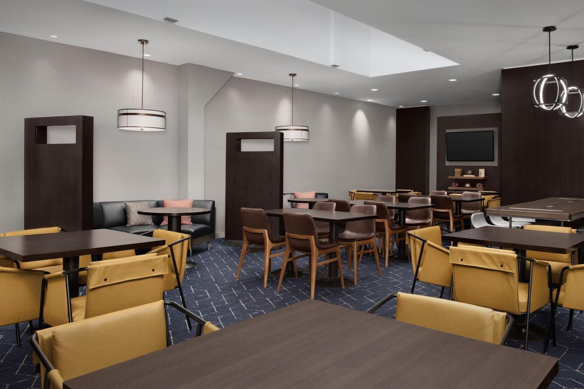 Courtyard By Marriott Syracuse Downtown At Armory Square Hotell Exteriör bild