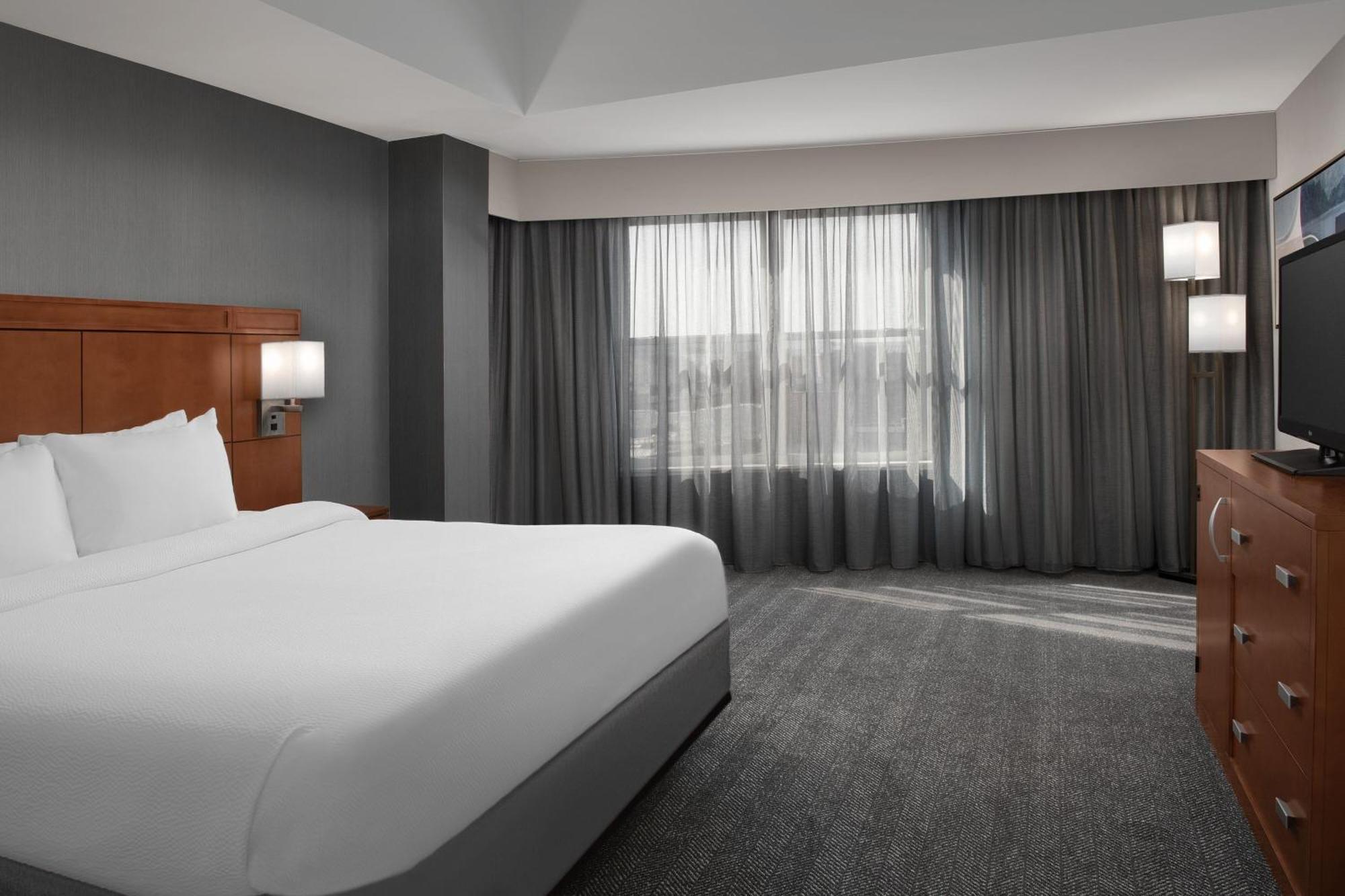 Courtyard By Marriott Syracuse Downtown At Armory Square Hotell Exteriör bild