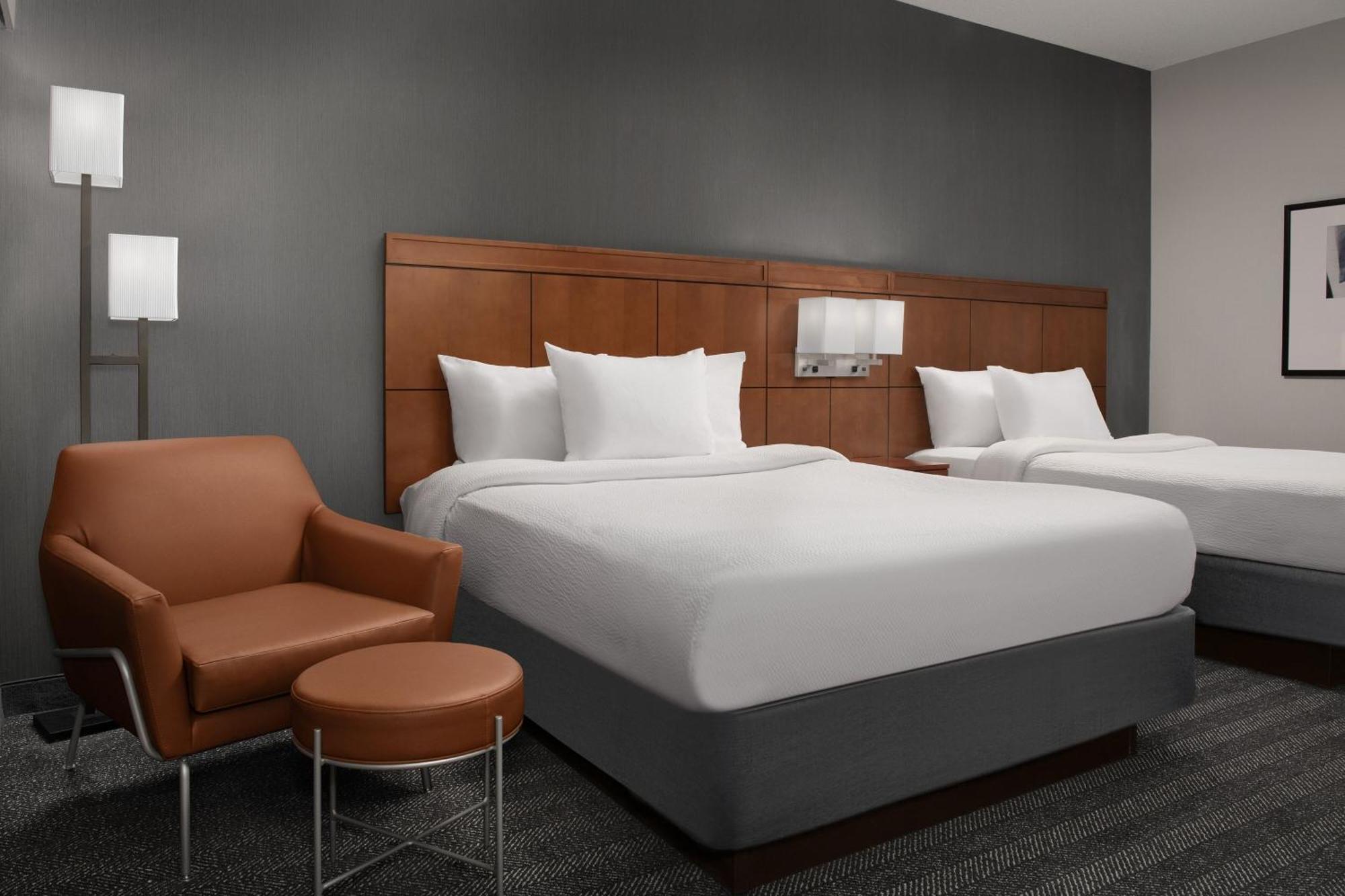 Courtyard By Marriott Syracuse Downtown At Armory Square Hotell Exteriör bild