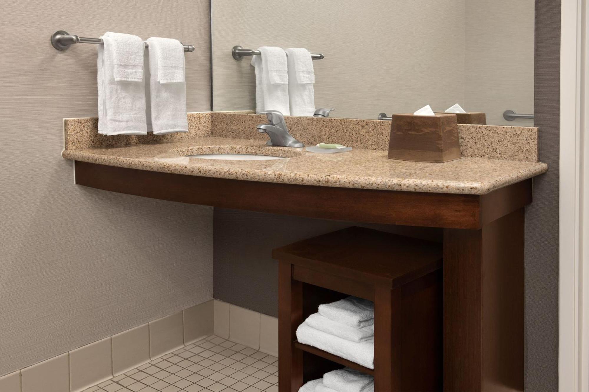 Courtyard By Marriott Syracuse Downtown At Armory Square Hotell Exteriör bild