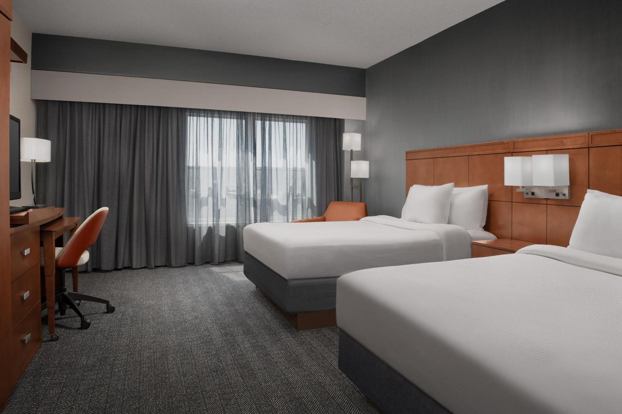 Courtyard By Marriott Syracuse Downtown At Armory Square Hotell Exteriör bild